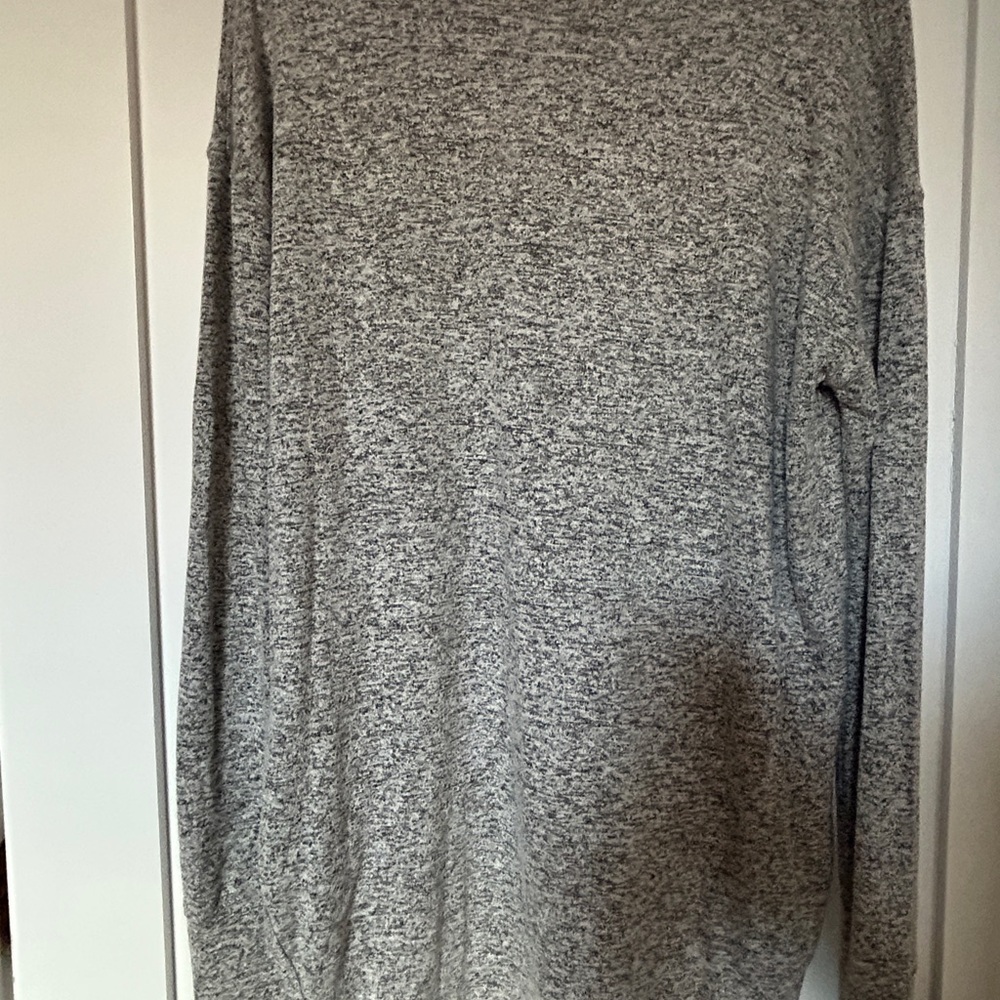 Athleta Heathered Gray Long Sleeve Top